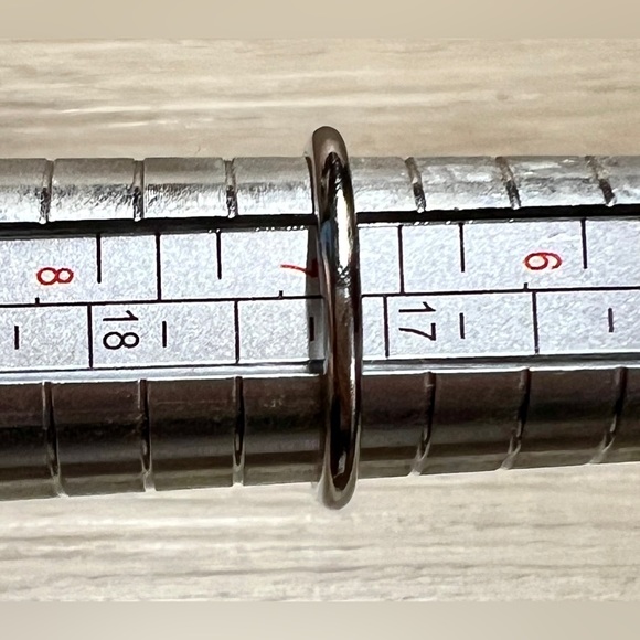 Vintage Designer Hallmarked UNCAS Sterling Silver Faux Diamond Ring, Size 7 - Picture 11 of 11